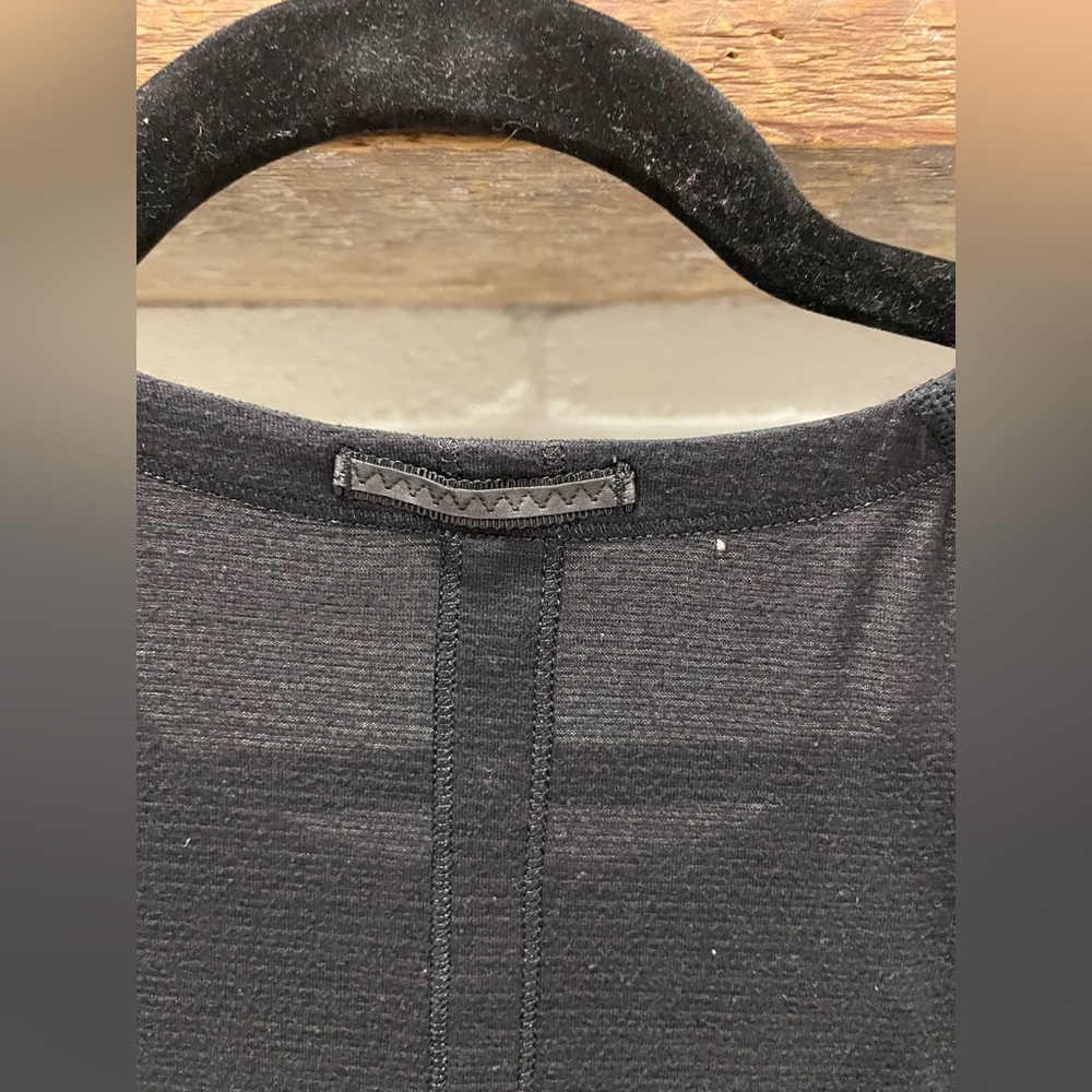 Lululemon Running shirt - Picture 6 of 6